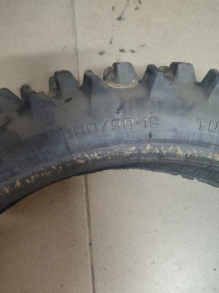 Neumático Pirelli de palas 100/90-19
