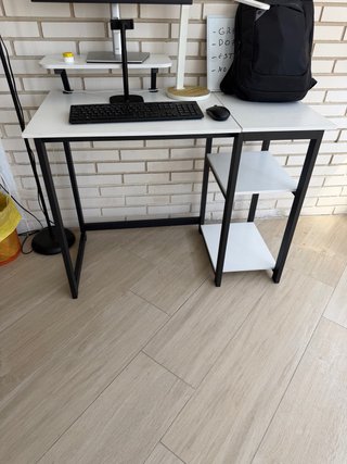 Escritorio moderno blanco y negro