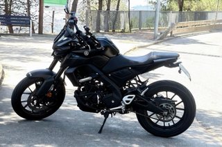 Yamaha MT Naked Negra 125