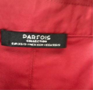 Camisa Parfois burdeos con bordado