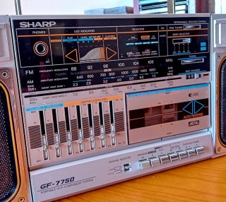 Radiocassette Sharp GF-7750z