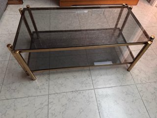 Mesa auxiliar cristal y metal dorado