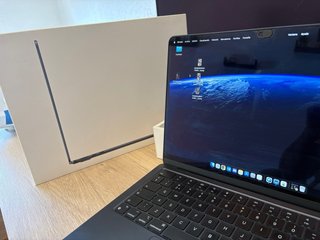 MacBook Air M2 Media Noche
