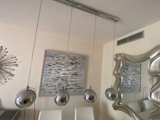 Mesa y 4 Sillas Comedor Blancas de diseño
