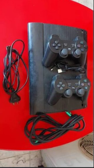 Consola PS3 Sony Negra + 2 Mandos y juegos
