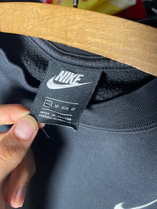Sueter negro Nike