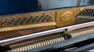 Piano Kawai Negro