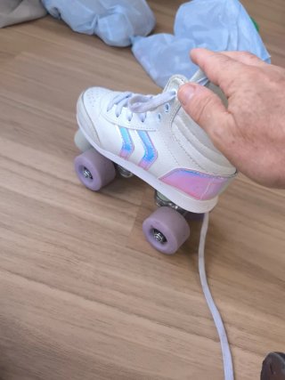 Patines niña con casco y protectores