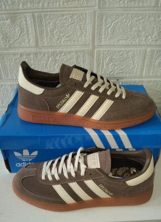 Adidas Spezial Marrones Beige