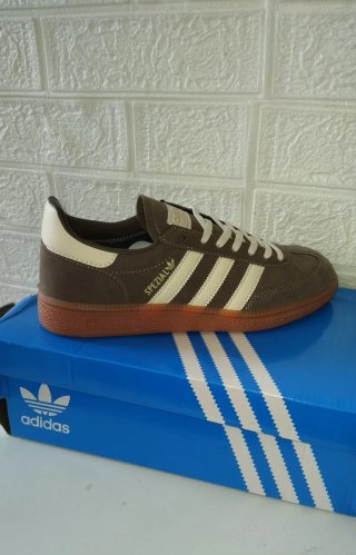 Adidas Spezial Marrones Beige