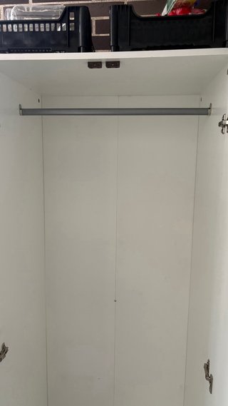 Armario blanco de madera