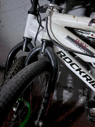 Bicicleta  2 bicicletas una es bmx  y otra bicicle