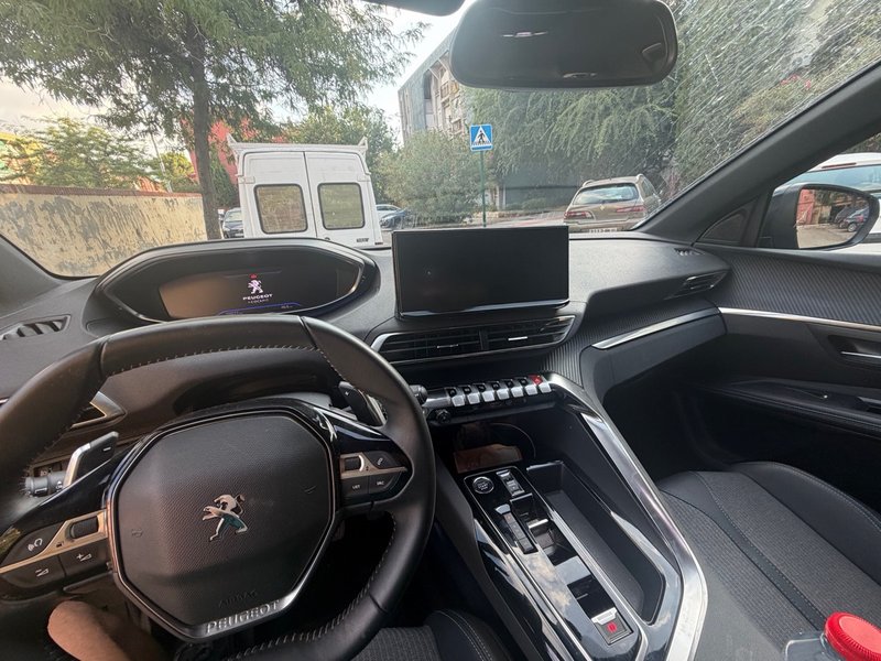 Peugeot 5008 2023 - foto 1