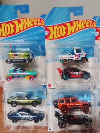 8 Pacchetti Hot Wheels Doppi