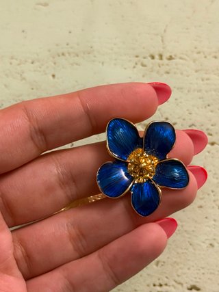 Orecchini Zara a forma di fiore