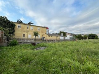 Casa con amplio terreno en Ribadeo