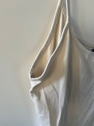 Camiseta tirantes beige crema