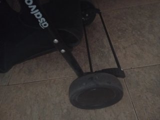 Carrito de bebé negro