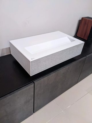 Proyector 4K LG Láser Tiro Ultra Corto HU715QW