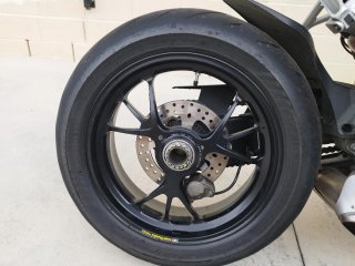 Ducati Streetfighter V4S Roja