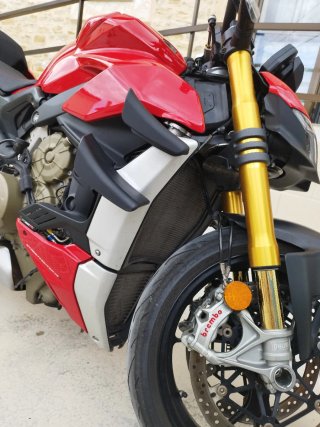 Ducati Streetfighter V4S Roja