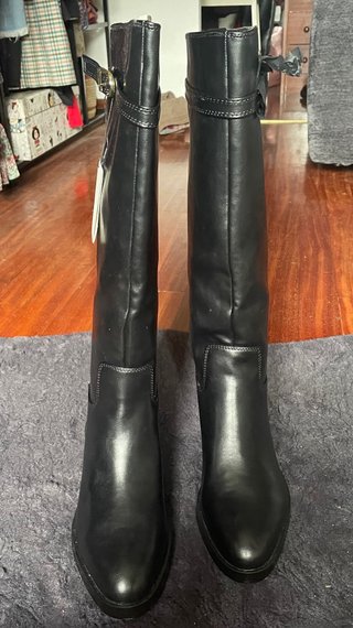 Botas altas Zara negras con etiqueta