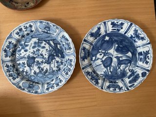 Lote 5 pratos cerâmica azul e branco