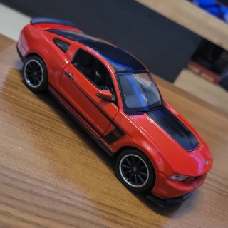 Maisto Ford Mustang 1:18 Rojo
