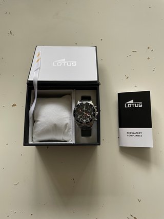 Reloj Lotus Cronógrafo Negro y Plateado