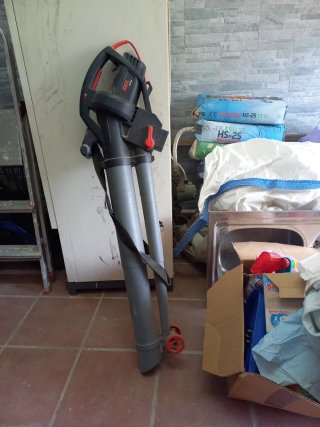 Soplador de jardín SKIL 3000W