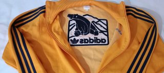 Chaqueta Adidas Naranja y Negra