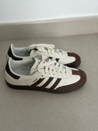 Zapatos Adidas Samba Marrones y Blancos