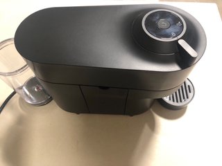 Cafetera Nespresso Vertuo Negra