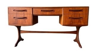 Escritorio vintage de madera