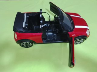Lotazo Barbie: 2 coches, 3 muñecas y accesorios