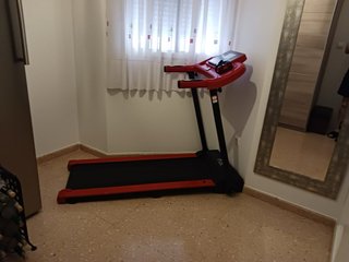 Cinta de correr roja y negra