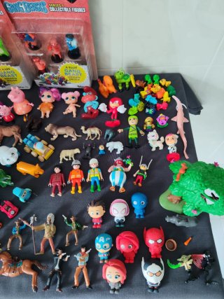 Lote de juguetes variados
