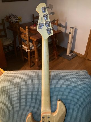 Bajo Harley Benton Pro 5 cuerdas JB con mejoras