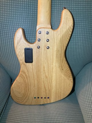 Bajo Harley Benton Pro 5 cuerdas JB con mejoras