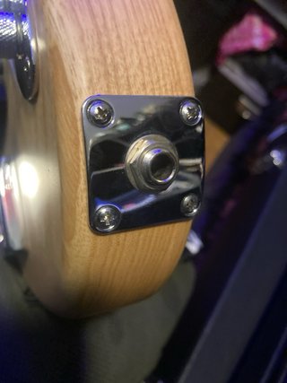 Bajo Harley Benton Pro 5 cuerdas JB con mejoras