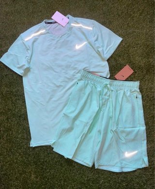 Conjunto Nike Running Verde Talla M