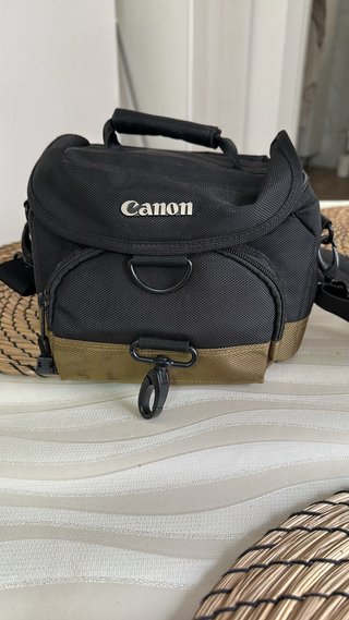 Canon EOS 1300D+objetivo 18-55mm+cargador+bolsa
