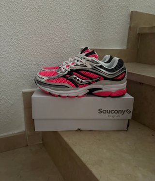 Zapatillas Saucony Omni 9 rosas talla 43