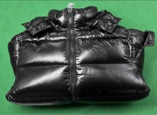 Abrigo Moncler Negro