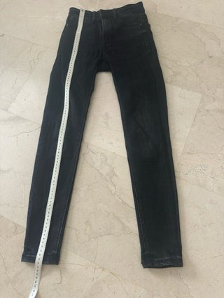 Pantalón vaquero slim negro Stradivarius