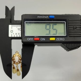 00742 PENDIENTES TIPO CORAL BALNCO DE ORO DE 18K