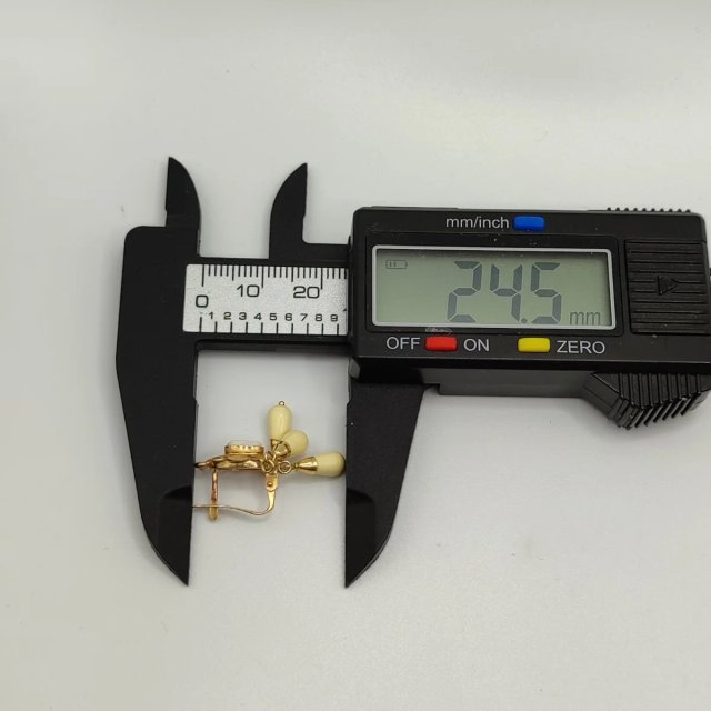 00742 PENDIENTES TIPO CORAL BALNCO DE ORO DE 18K