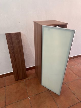 Estantería y armario a juego