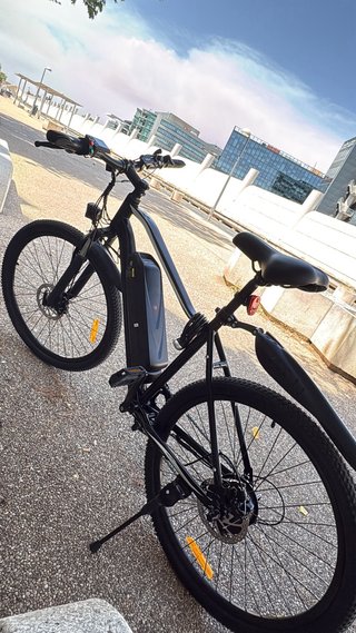 Bicicleta Eléctrica Negra