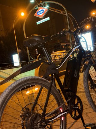 Bicicleta Eléctrica Negra